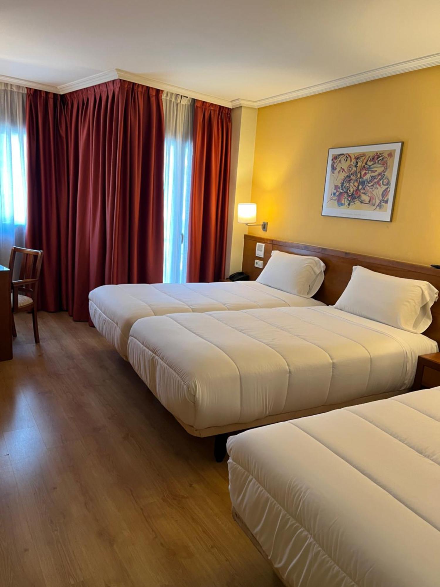 U Hotel Ogalia ויגו מראה חיצוני תמונה