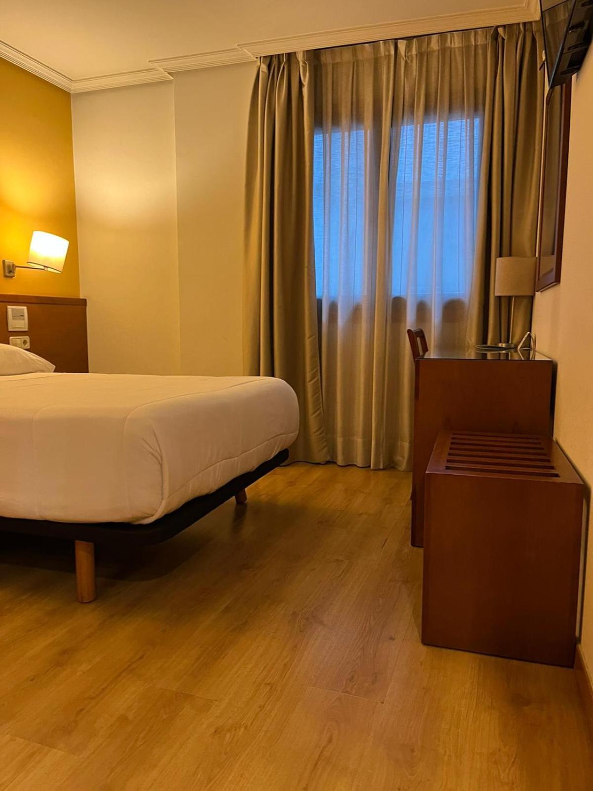 U Hotel Ogalia ויגו מראה חיצוני תמונה
