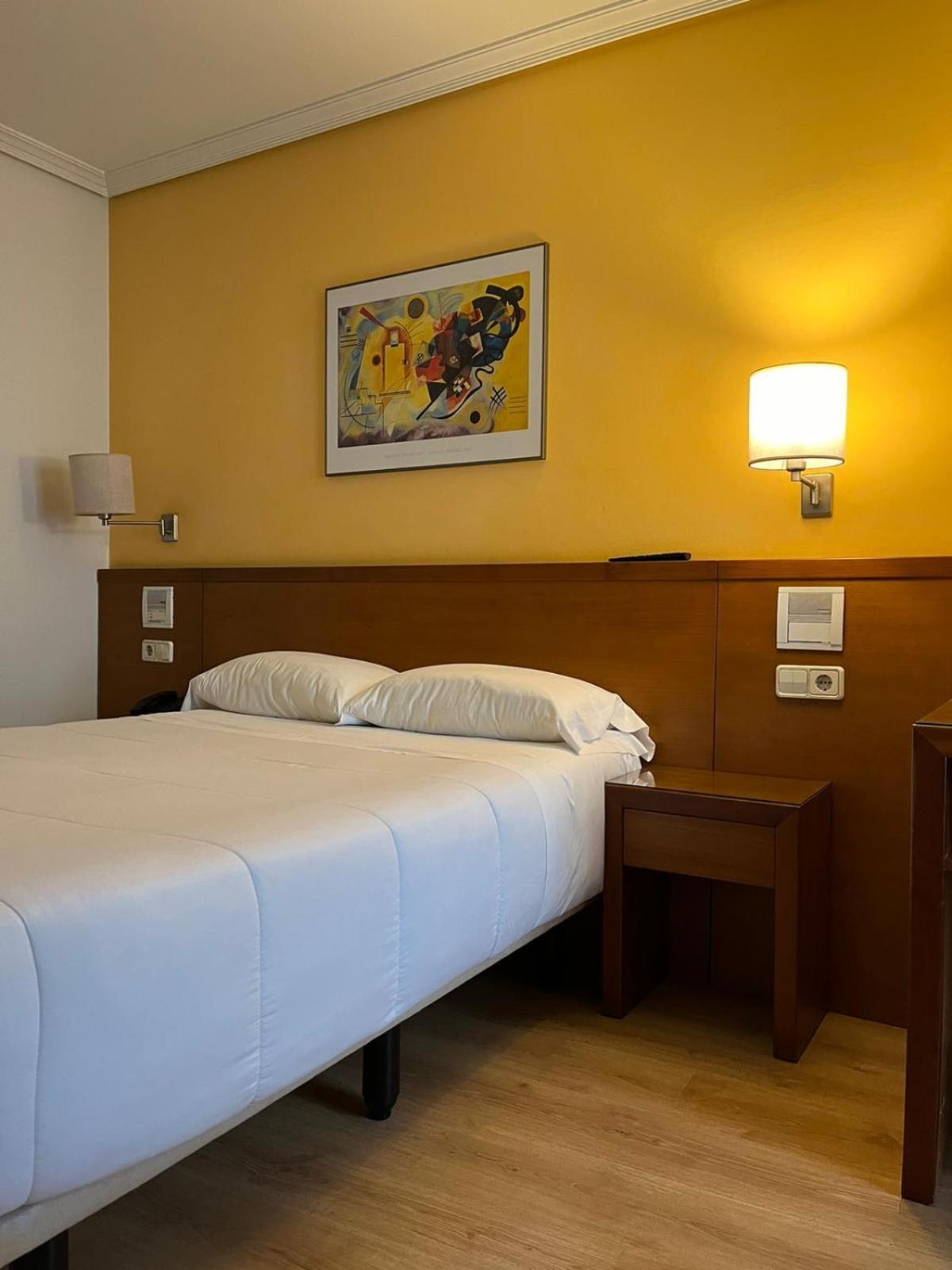 U Hotel Ogalia ויגו מראה חיצוני תמונה
