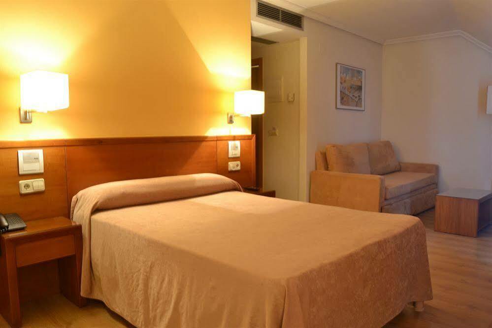 U Hotel Ogalia ויגו מראה חיצוני תמונה